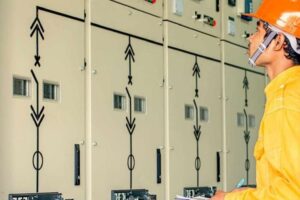 Cara mengkonfigurasi panel distribusi tegangan menengah: Pengaruh utama dan variabel yang menimbulkan tekanan